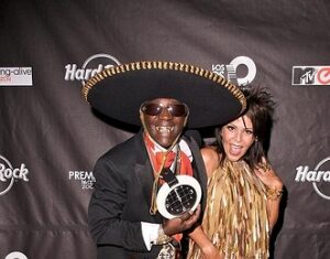 Alejandra Guzmán y Flavor Flav